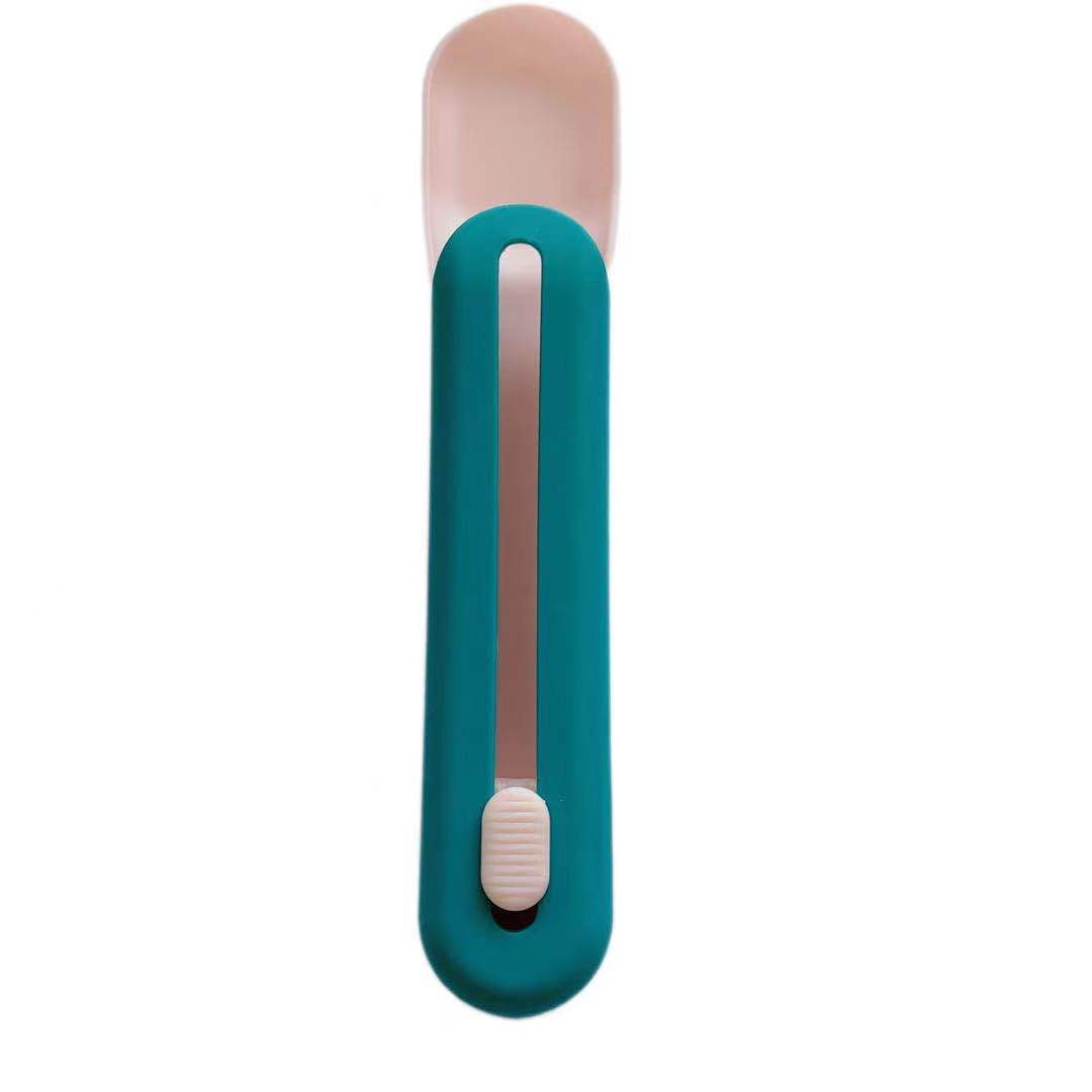Feeder Cat Strip Squeeze Spoon
